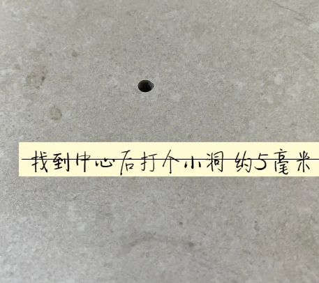 石屏瓷砖空鼓维修公司专业解答在瓷砖铺贴过程中，如果砂料搅拌不均匀，将会带来以下问题
